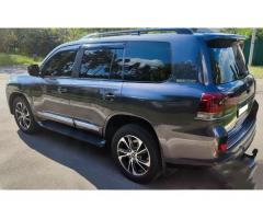 Аренда авто с правом выкупа — TOYOTA LAND CRUISER 200 в Киеве без залога